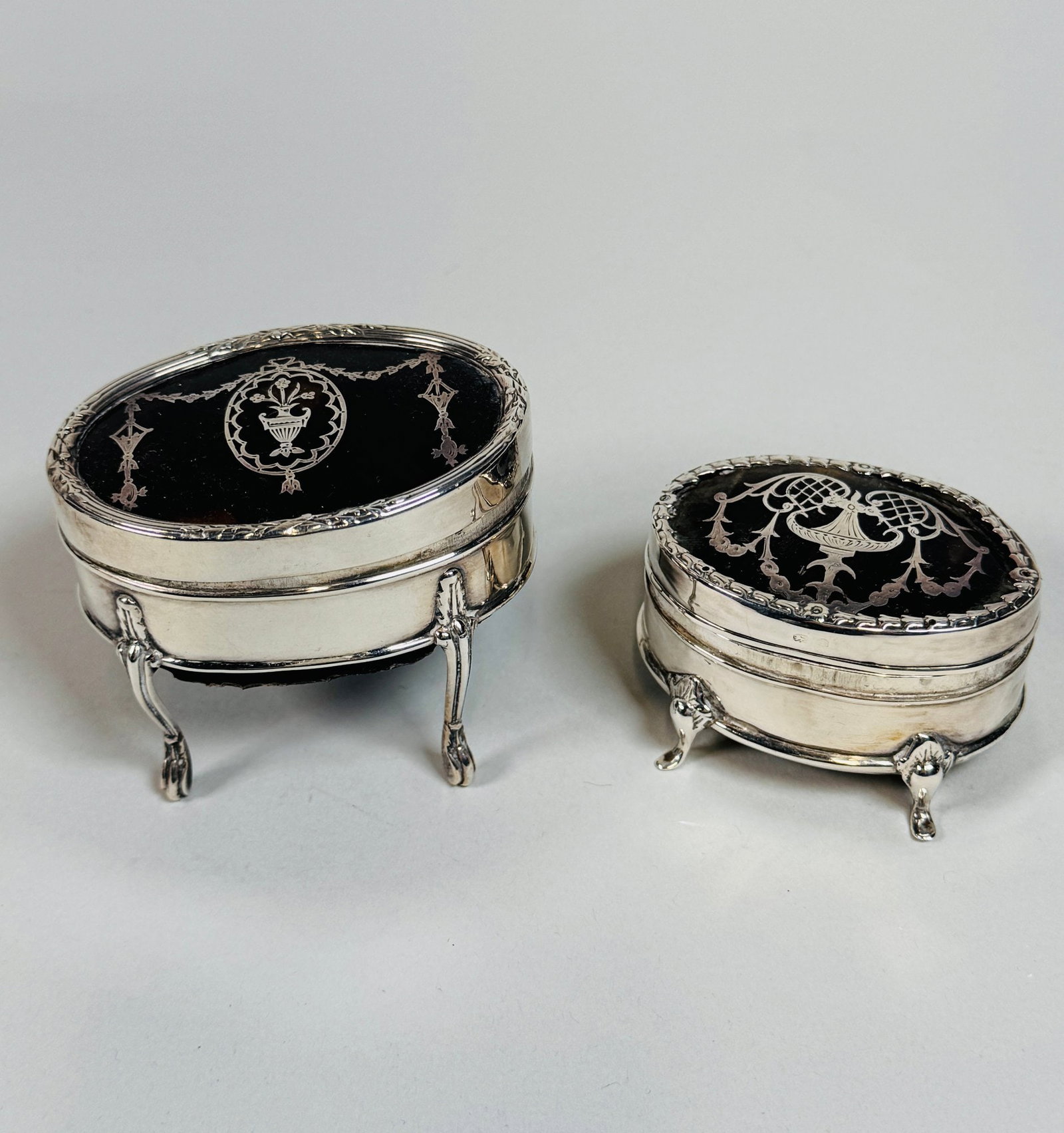 Two English Sterling Silver Oval Pique Boxes, 1900 (2): Largest - H: 2 1/4 x W: 2 3/4 inches Smallest - H: 1 1/4 x W: 2 1/4 inches OZT: 4 gross approximately