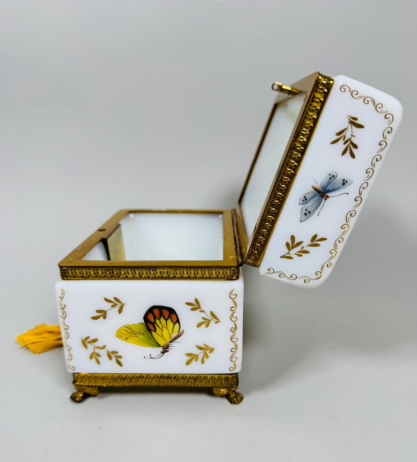 R. Noirot (French) Opaline Casket, Hand Painted And Ormolu Mounted, Early-mid 20th Century - 3