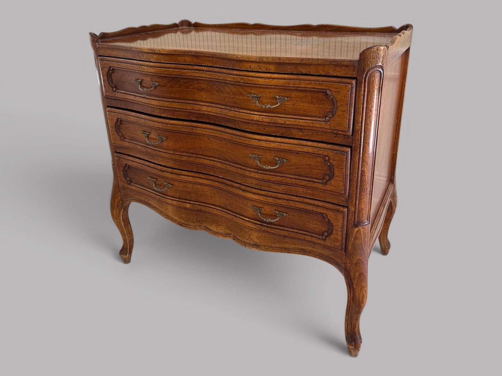 French Provincial Style Walnut Commode, 20th Century (1 of 5)