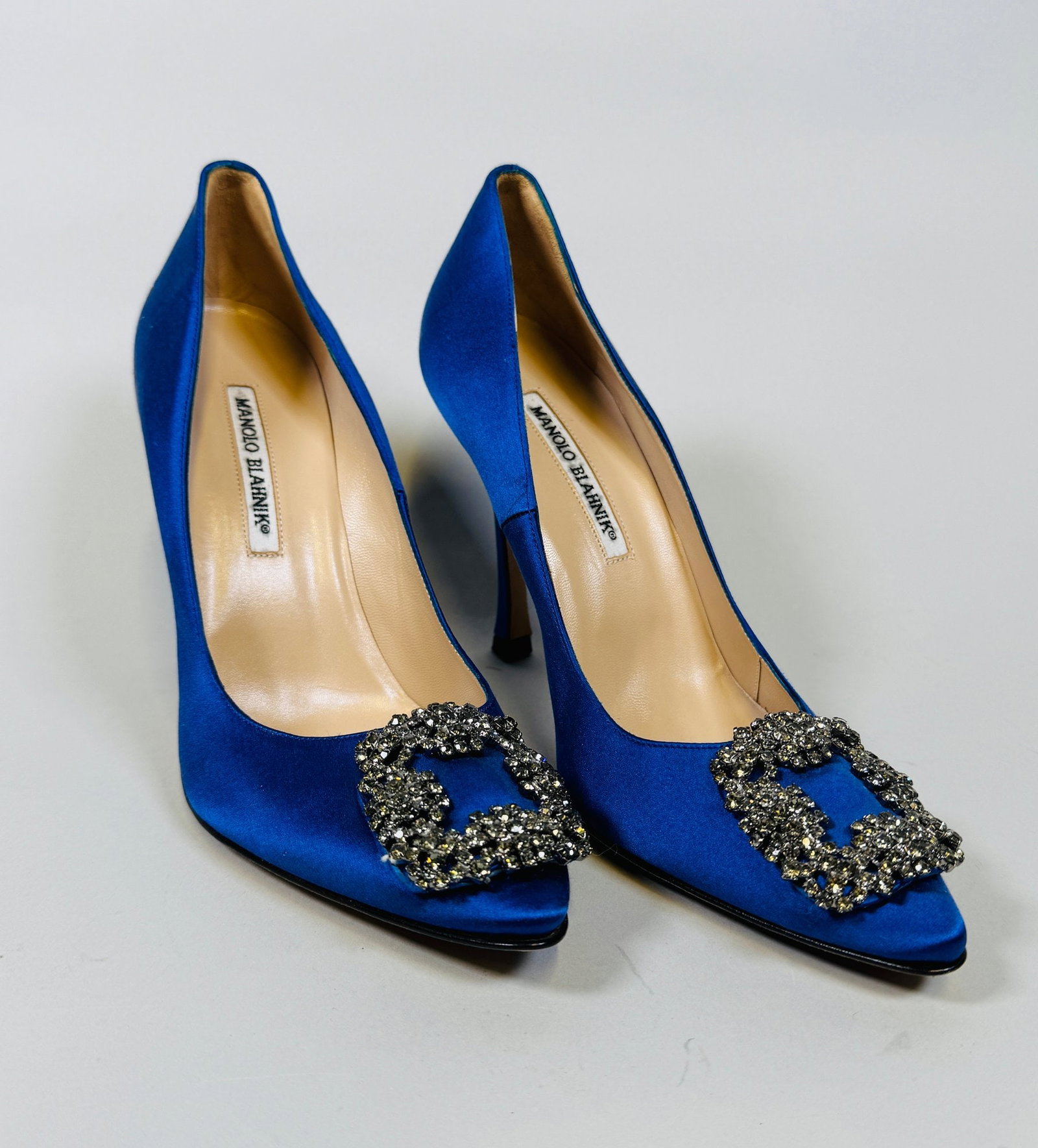 Pair Of Autographed Manolo Blahnik Hangisi 90 Blue Satin Jewel Buckle Pumps, Size 39 1/2 (1 of 14)