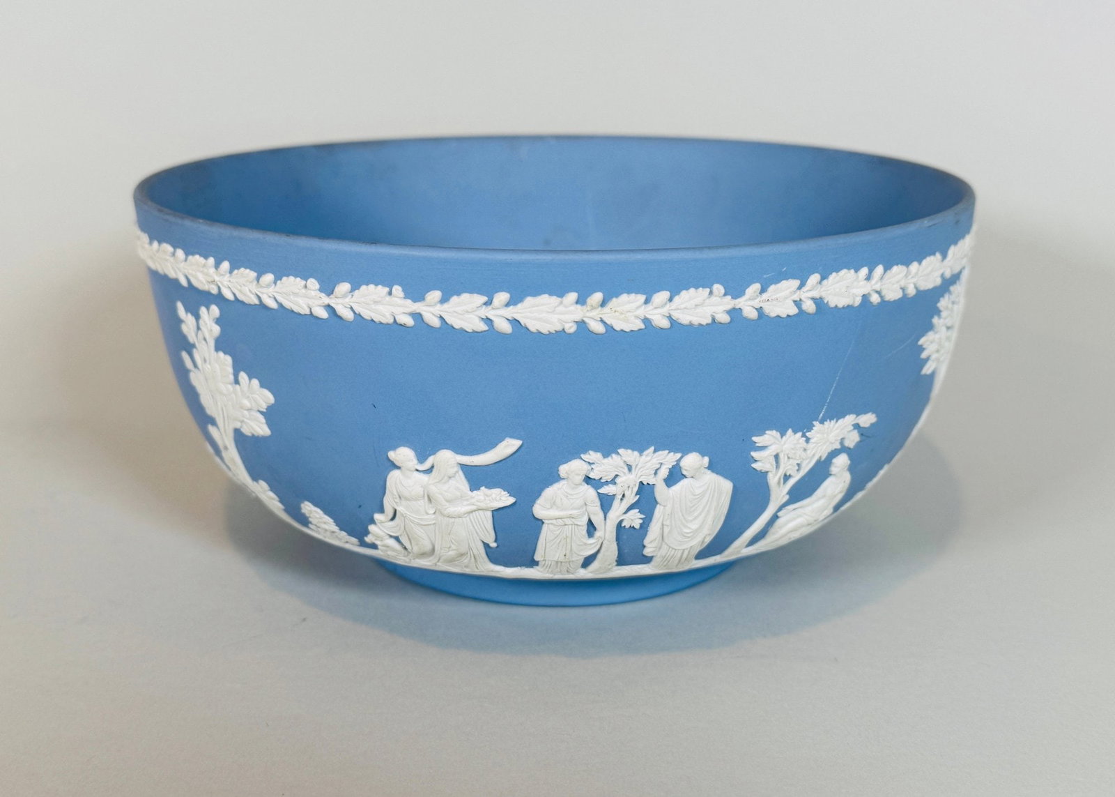 Wedwood (england) Jasperware Cream On Pale Blue Round Sacrifice Bowl (1 of 6)