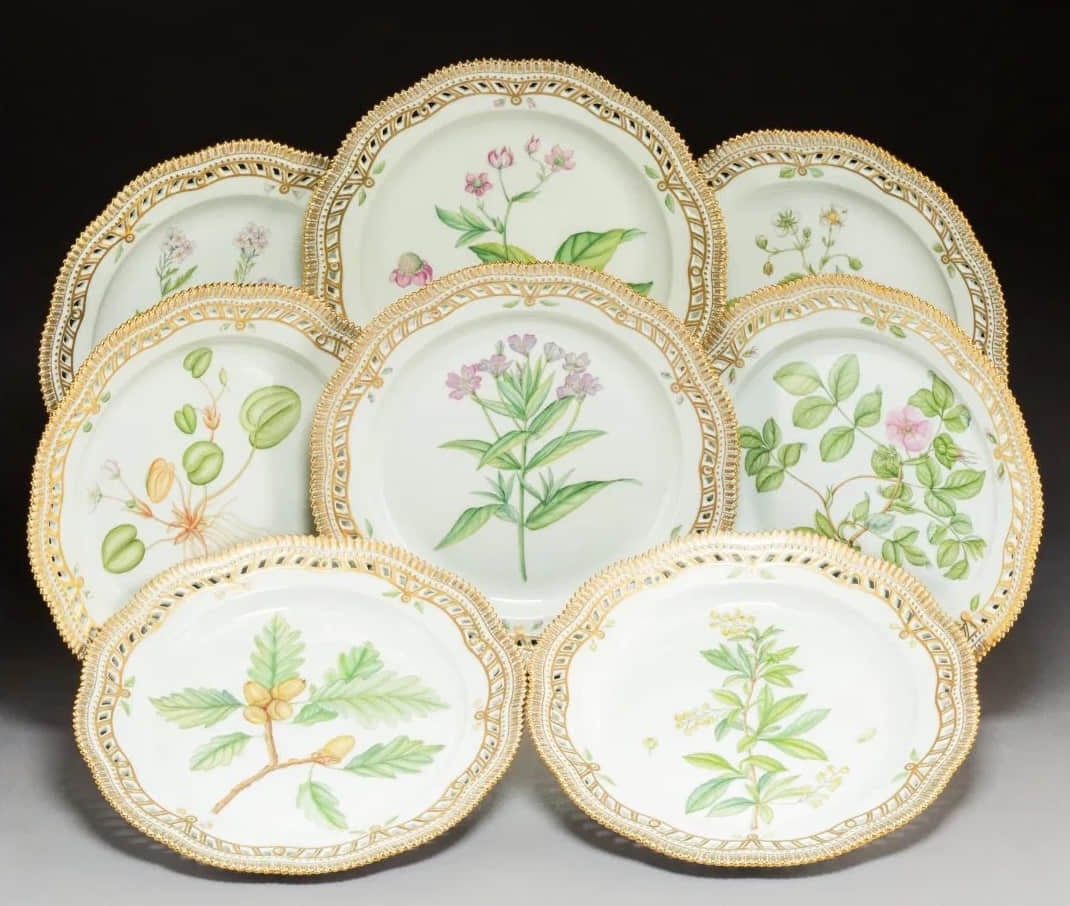 A SET OF EIGHT ROYAL COPENHAGEN FLORA DANICA PORCELAIN (1 of 2)