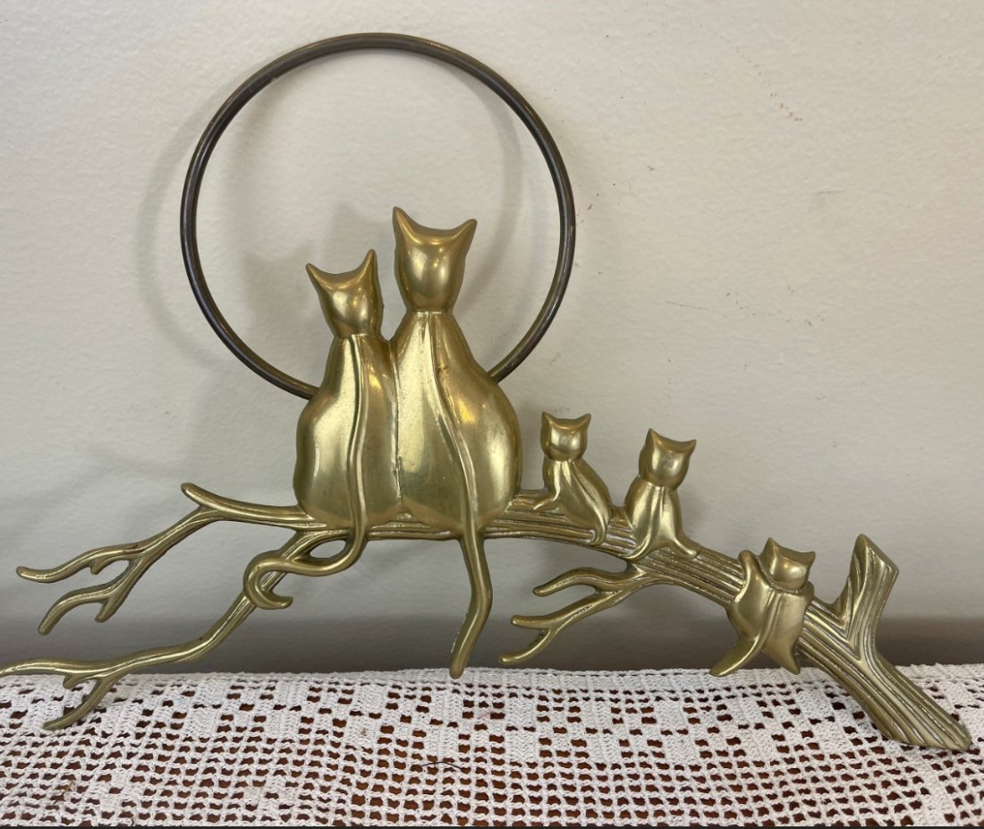 Vintage Brass Cat Family Wall Hanging || Cats on a Branch Looking at the Moon brass wall hanging (1 of 8)