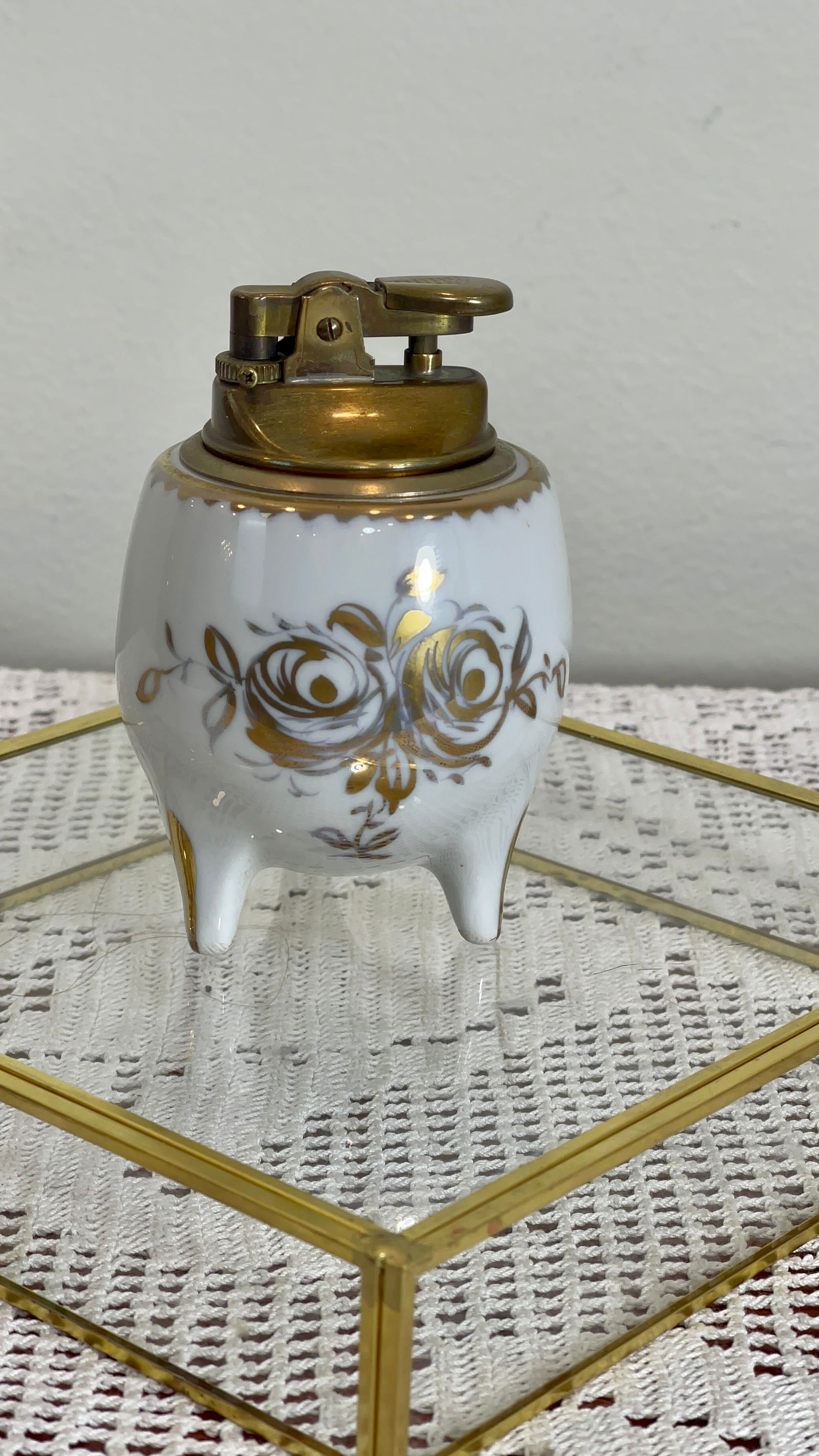 Porcelain and Brass Table Lighter I Table lighter I Vintage Lighter I Gold accents tabletop lighter (1 of 7)