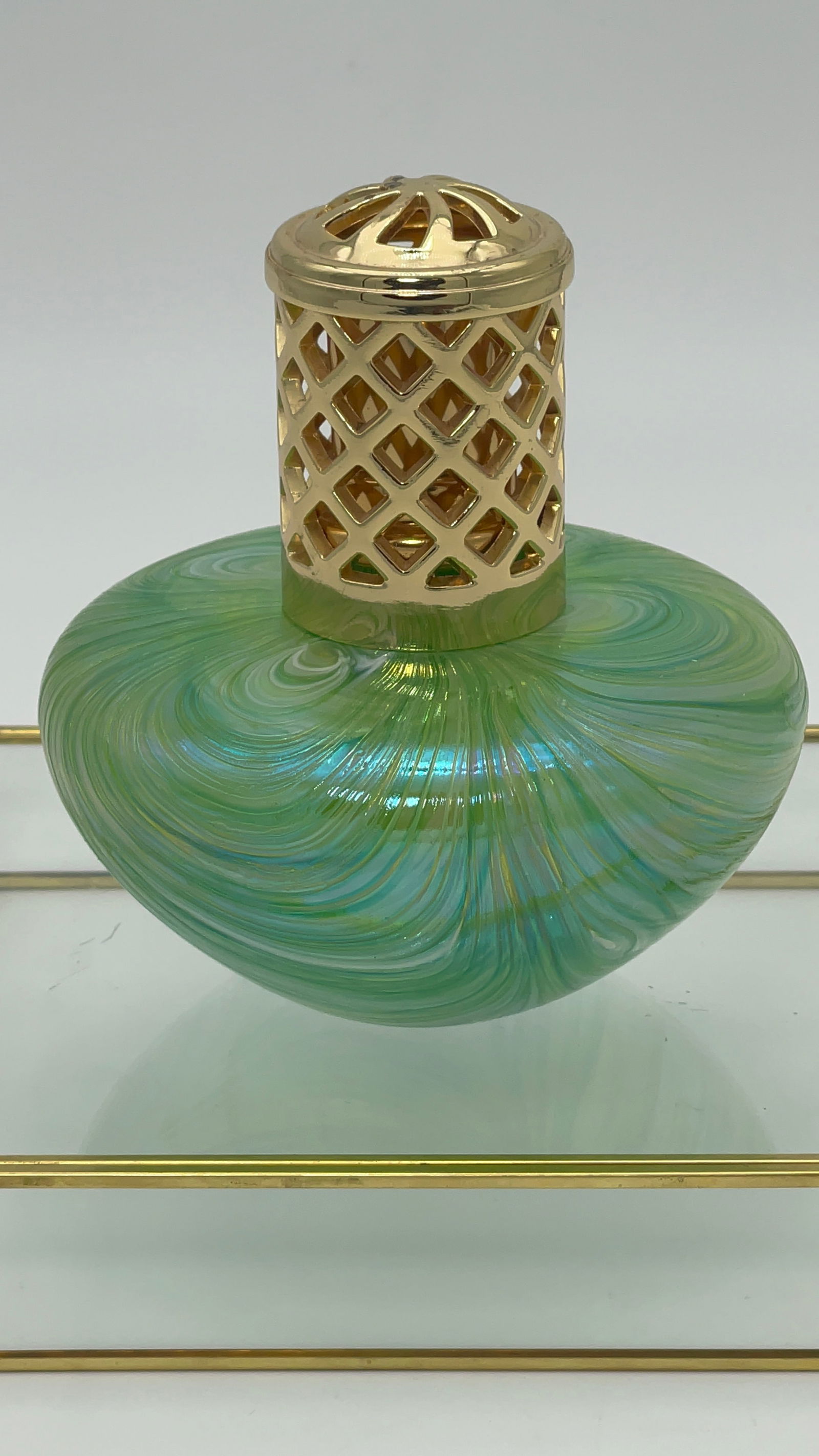 Opalescent Green Catalytic Aromatherapy Fragrance Burn Stone Effusion Essential Oil lamp (1 of 9)