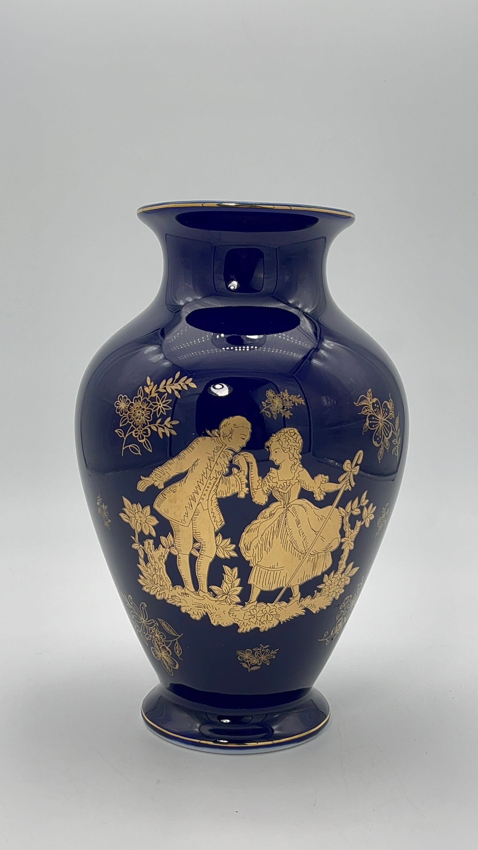 Vintage LIMOGES Cobalt Blue and Gold Vase I Man & Woman dancing Limoges I Vintage Home Decor: This Limoges Porcelain Vase will be the perfect addition to any home, space, or even as a nostalgic gift.Shipping fee category: ShipB= $30 CAD for USA & CANADA ONLY