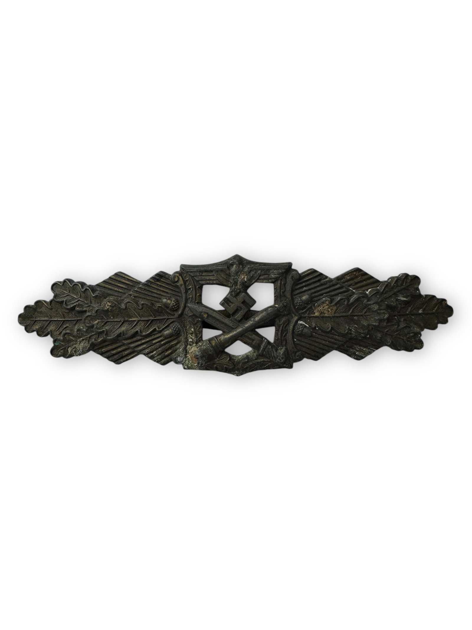 Exceptionally RARE German WW2 Close Combat Clasp - GOLD Grade – Marked "FEC.W.E. Peekhaus Berlin": This WW2 German Close Combat Clasp in Gold is an exceptionally rare and highly sought-after award. Often recognized as one of the hardest decorations to earn in the German military. This example is ma