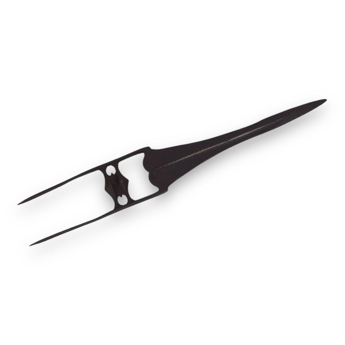 18th/19th Century Indo-Persian Katar Punch Dagger in Presentation Case: This original Indo-Persian Katar push dagger dates to the 18th or 19th century and is housed in a fitted oval glass-top presentation case. The piece features the iconic H-shaped grip bars and bro