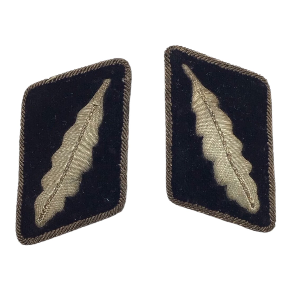 Waffen-SS Standartenführer Collar Tabs, 1st Pattern w/ Brown Piping | Extremely Rare Senior: This exceptionally rare pair of Waffen-SS Standartenfuhrer (Colonel) collar tabs represents a first-pattern early-war example, distinguished by its original brown Waffenfarbe piping and high-quality h