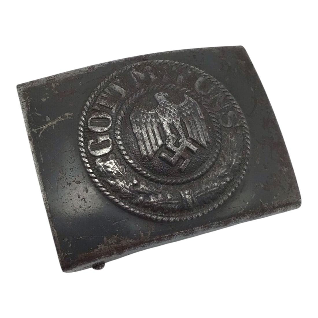 German WW2 Wehrmacht Army Enlisted Belt Buckle with Field-Applied Green Camo: This outstanding German WWII Wehrmacht Army enlisted belt buckle is an early-war, heavy-construction example distinguished by its smooth field rather than the later pebbled style. Notably, the buckle