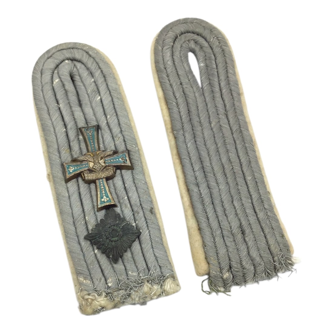 German WW2 Infantry Officer Oberleutnant Shoulder Boards with Rare Stalingrad Cross! Documented Rare: This exceptional and scarce pair of original German WW2 Infantry Officer shoulder boards is attributed to the rank of Oberleutnant (First Lieutenant) and is distinguished by the presence of the highly