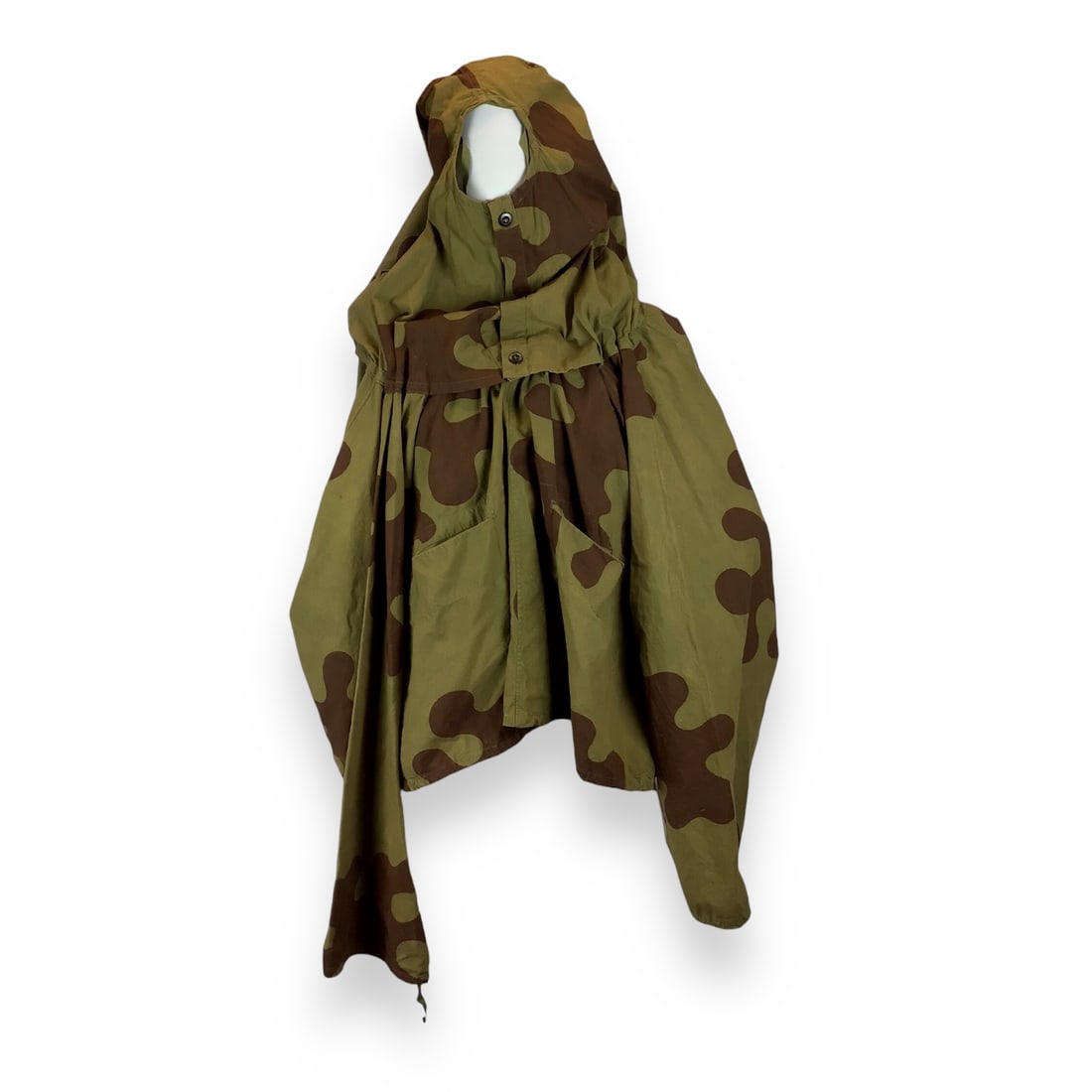 Extremely Rare WW2 Soviet Sniper Smock with Face Veil | Amoeba Camouflage | Museum Provenance: This extraordinarily scarce World War II Soviet sniper smock is a true battlefield camouflage garment, complete with its original drawstring hood and attached face veil. Constructed from durable cotto