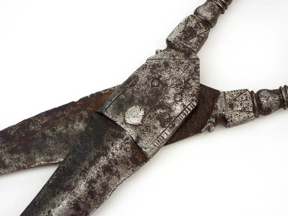 Eleagnt Antique Steel Scissors - Solid Construction - 12
