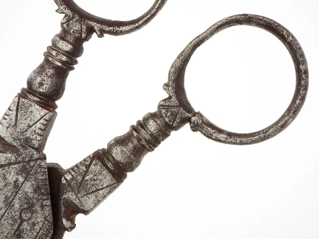 Eleagnt Antique Steel Scissors - Solid Construction - 19