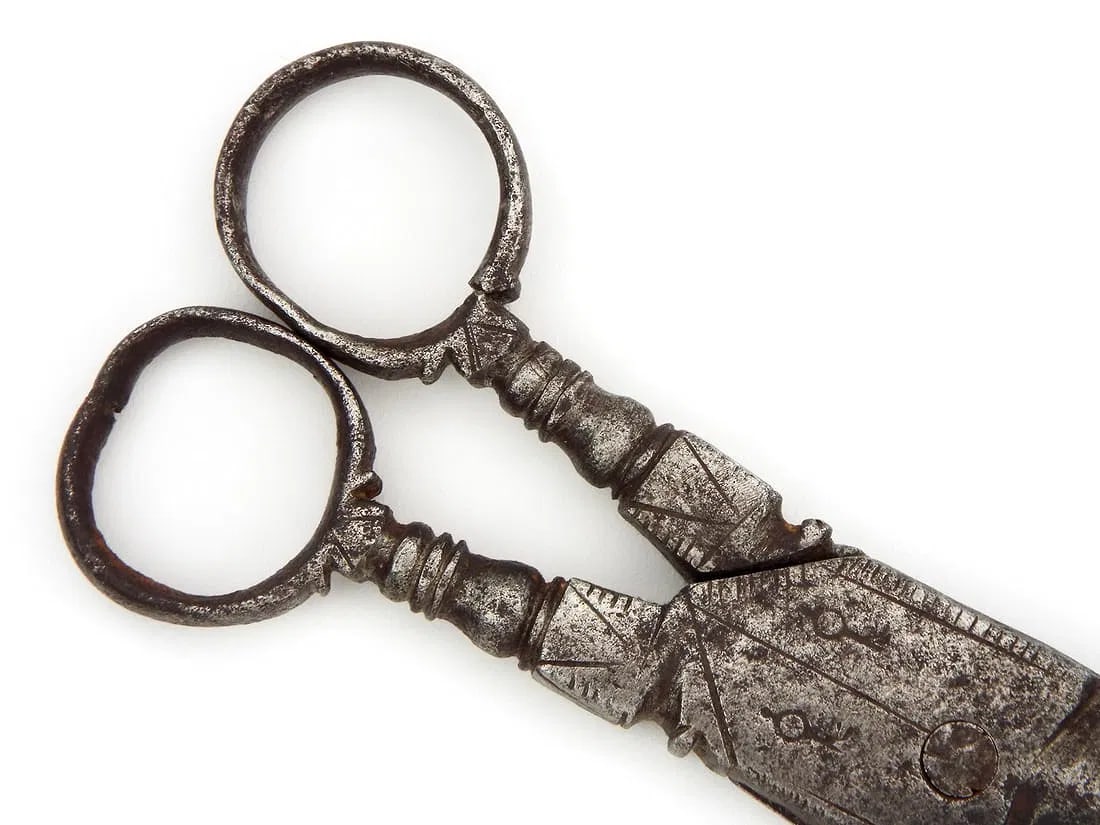 Eleagnt Antique Steel Scissors - Solid Construction - 9