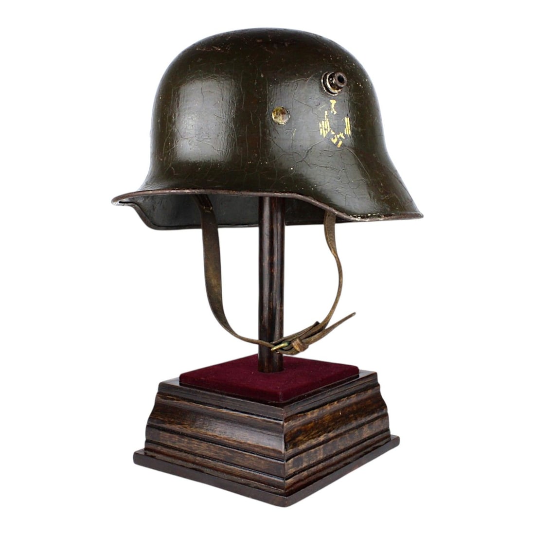 German WW2 Reissued Imperial German WWI M17 Helmet with WWII Gold Kriegsmarine Eagle Decal complete: This Imperial German WWI M17 Helmet presents a rare and fascinating historical evolution from the World Wars, having been reissued during WWII with a Gold Kriegsmarine Eagle decal. This unique modific