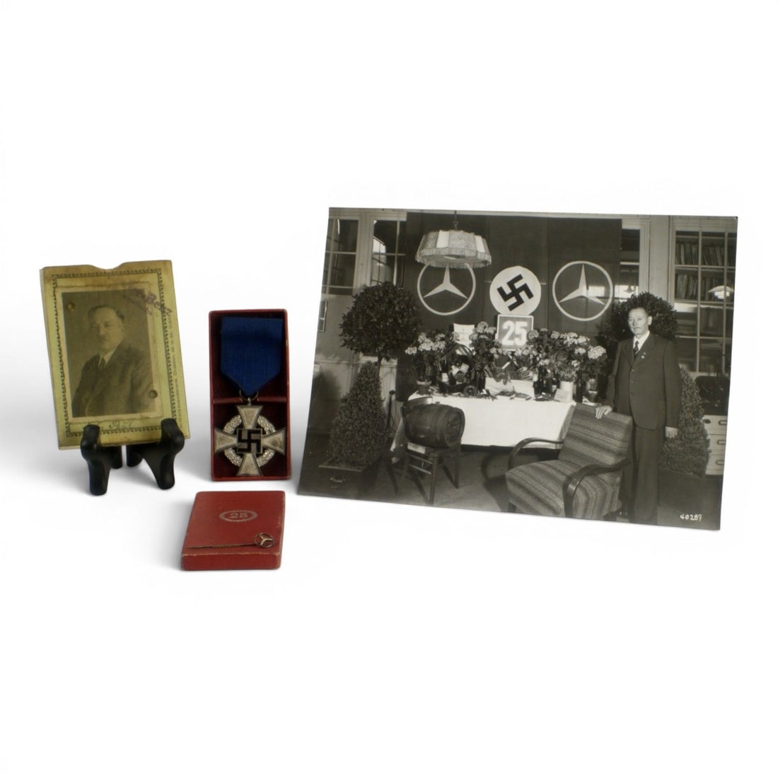 Super Cool German WW2 Daimler-Benz Paul Mohn Riker Grouping with Medal, ID & Photo (1 of 16)