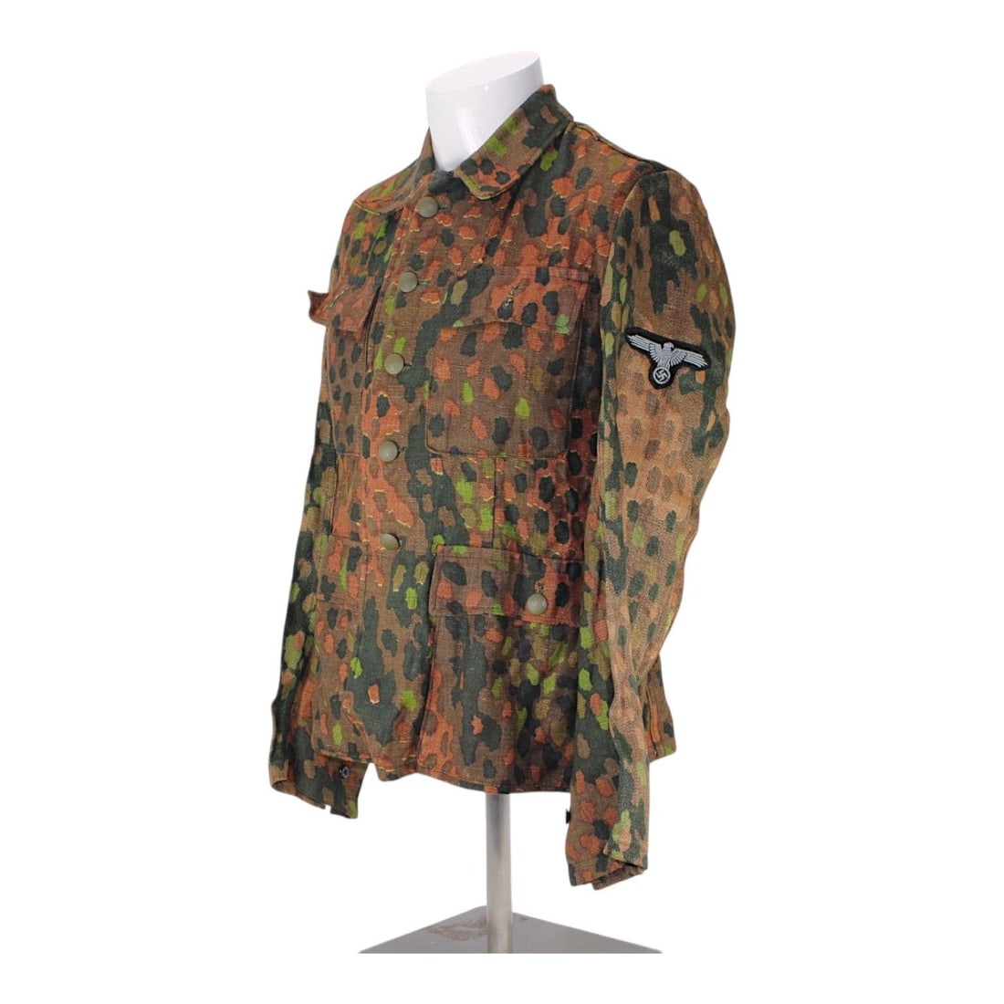German WW2 Waffen-SS DOT Camouflage Combat Tunic with SS Sleeve Eagle, Excellent Condition: This exceptional German WWII Waffen-SS camouflage combat tunic is among the finest examples we have had the privilege of offering at Treasure Trove Auctions. Displaying the iconic Waffen-SS camouflage