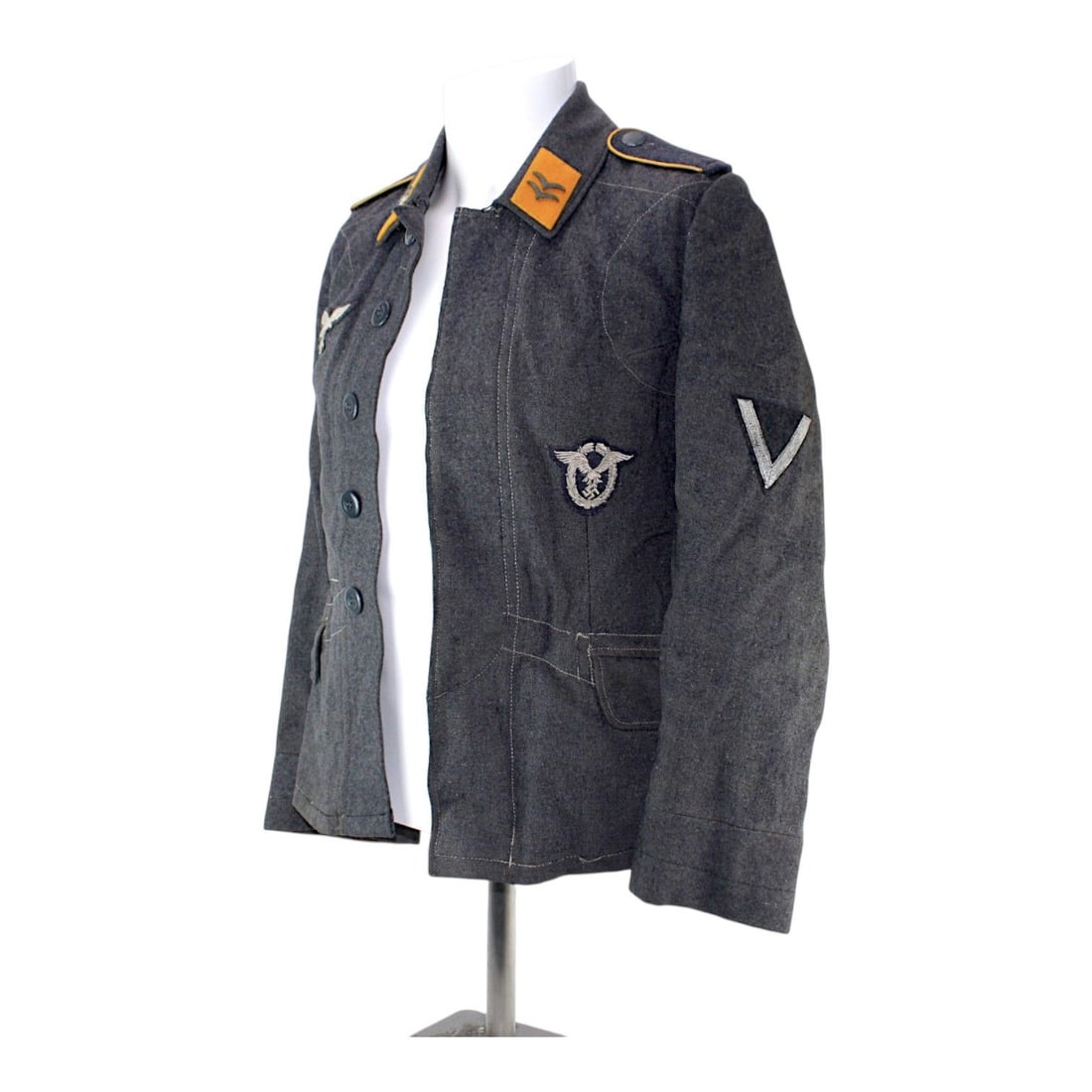 German WW2 Luftwaffe Gefreiter Fliegerbluse with Pilot Observer Badge & Droop-Tail Eagle: This outstanding German World War II Luftwaffe Gefreiter Fliegerbluse is a highly attractive and well-preserved wartime uniform jacket retaining an excellent arrangement of Luftwaffe insignia. The tun