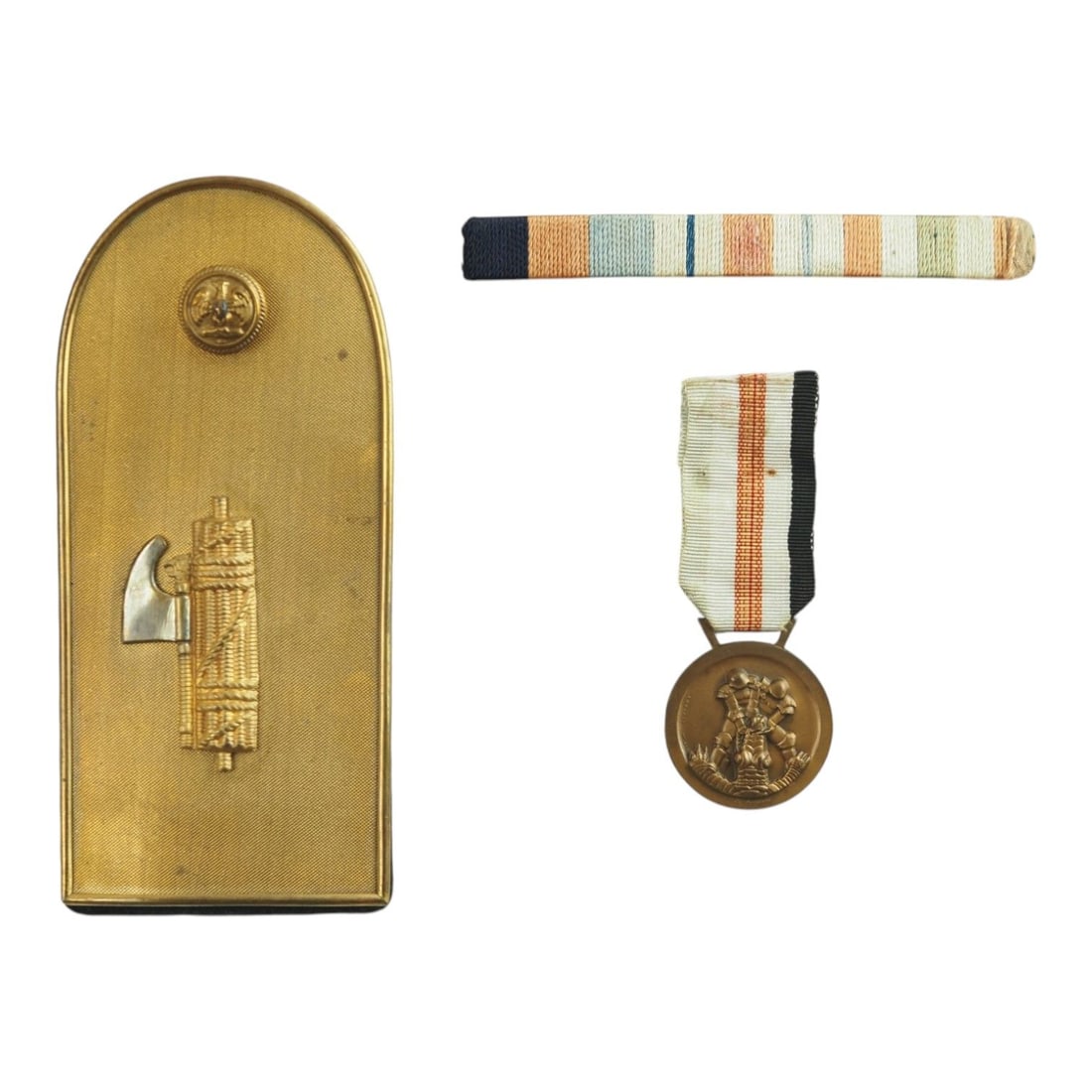 German WWII Italian Fascist North Africa Grouping | Blackshirt Officer, Afrika Korps Medal &: This fascinating German World War II Italian Fascist grouping centers on the Axis alliance in North Africa and includes several desirable and historically connected artifacts. The group features an It