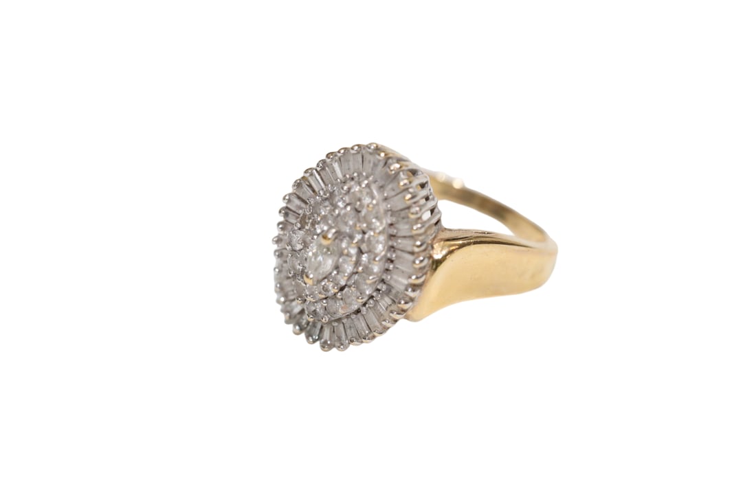 14K Gold Diamond Cluster Ring Size 7 (5.4g TW) (1 of 12)