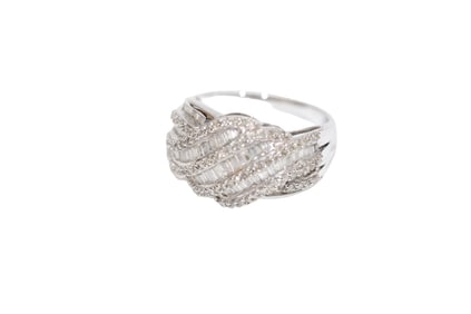 14K White Gold Fine Diamond Fashion Ring Size 7 (4.6g TW)