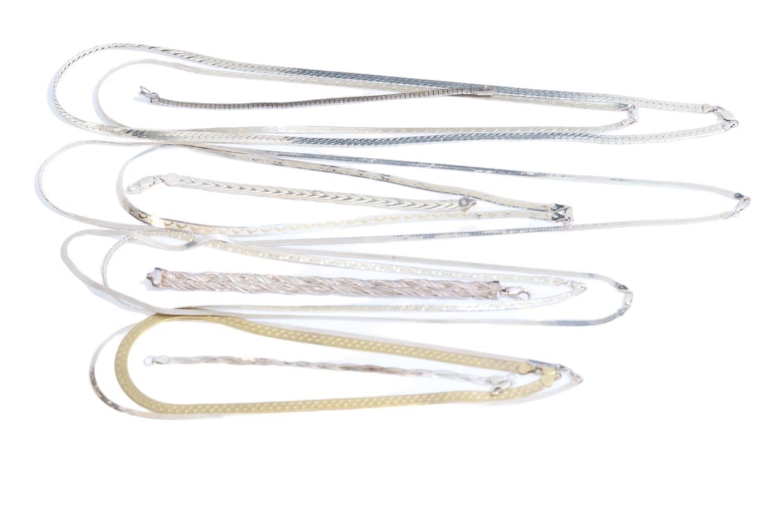 Lot of Sterling Silver Chains and Bracelets in Various Lengths and Patterns: Lot of Sterling Silver Chains and Bracelets in Various Lengths and Patterns