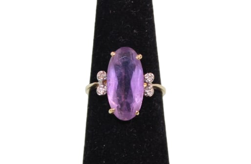 14 Karat Gold Ring with Purple & Clear Gemstones (2.8g TW): Ring size 6.