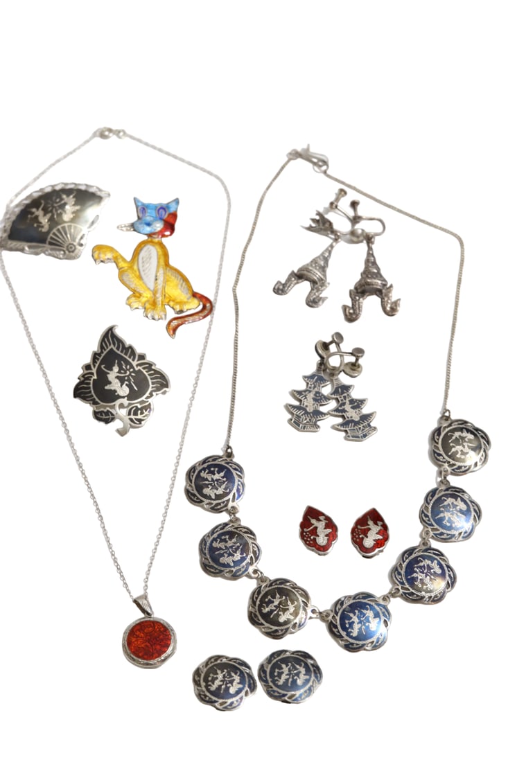 Siam Sterling Silver Lot Includes Necklaces, Earrings and Brooches Including Colorful Cat: Siam Sterling Silver Lot Includes Necklaces, Earrings and Brooches Including Colorful Cat