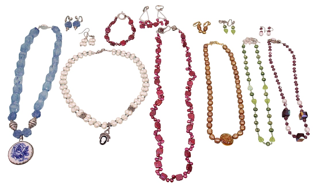 Pearl Choker with Cameo Pendant, Hot Pink Pearl Necklace, Porcelain Pendant & More: .