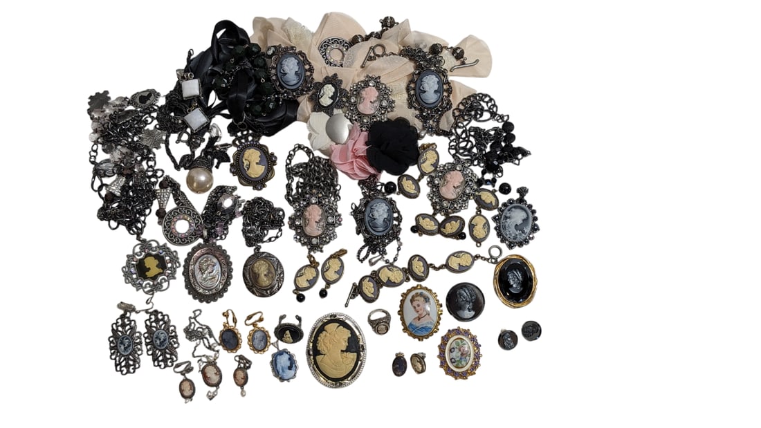 Cameos, Cameos, Cameos! Pins, Earrings, Rings, Necklaces, Etc Including Intagilo, Sterling, Limoges (1 of 20)