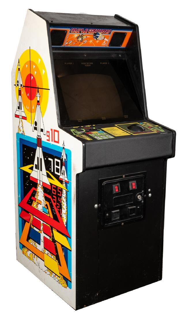 Missile Command 25 Cent Upright Video Game. (1 of 3)