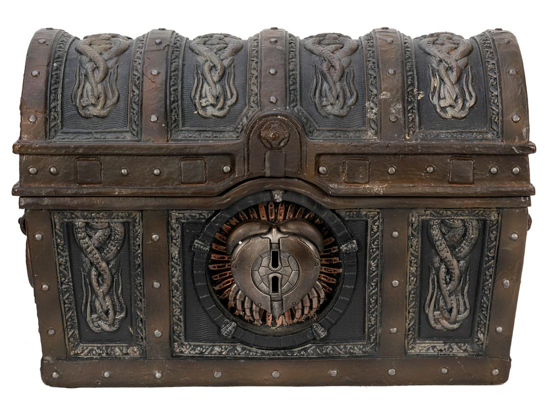 Master Replica Davy Jones Pirates of the Caribbean: Master Replica Davy Jones Pirates of the Caribbean Replica Chest. Life size replica of the treasure chest of Davy Jones (which holds his heart) in the Pirates of the Caribbean films. Heart-shaped lock