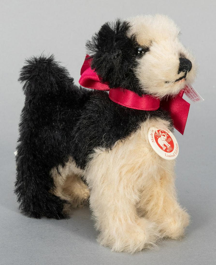Steiff Summer “Molly” 2015 Limited Edition.: Steiff Summer “Molly” 2015 Limited Edition. From an edition of 500, this low-numbered figure being third in the issue. Number 3 on ear tag and ankle paper. With bell on ribbon collar. Heig