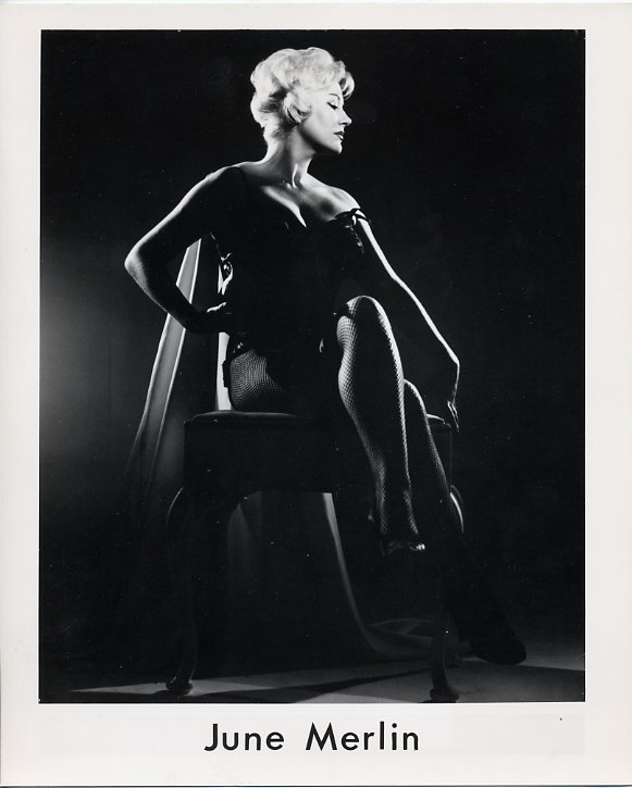 Vintage memorabilia of female magicians, a collecti