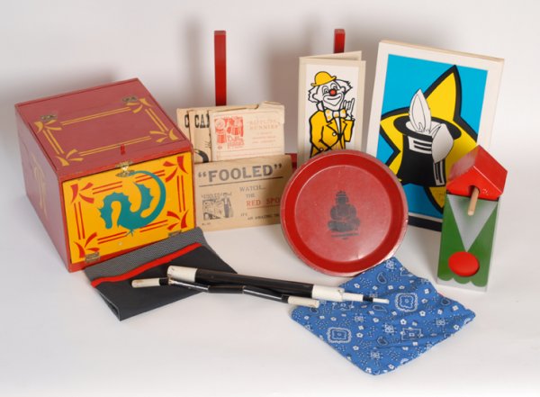 Collection of over 30 magic tricks for children.: [Kid Show Magic] Collection of over 30 magic tricks for children. Including effects with handkerchiefs, bag to cape, Duane Laflin's "Life's A Puzzle," Canary Cats, magic coloring books, Crooked Wand,