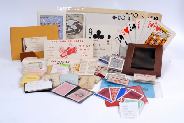 Accumulation of dozens of card tricks & props from t: [Card Magic] Accumulation of dozens of card tricks and props from the collection of Bruce Cervon. Including specially-prepared decks, packet tricks and stage tricks using playing cards. Among the tric