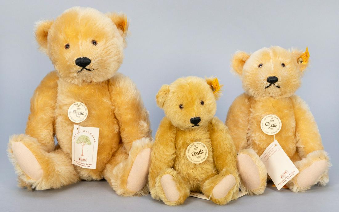 Steiff 1927 Classic Petsy Replica Trio. Including EAN: Steiff 1927 Classic Petsy Replica Trio. Including EAN 000935; 000911; and 006432. Sizes 35cm, 28cm, and 22cm. Retaining all IDs; as new.