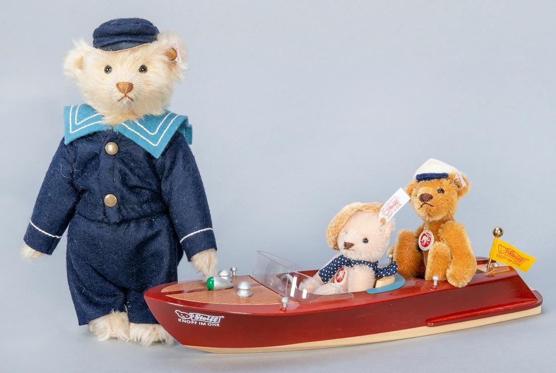 Steiff 2006 Teddy Bear Pair with Motorboat and “ (1 of 1)