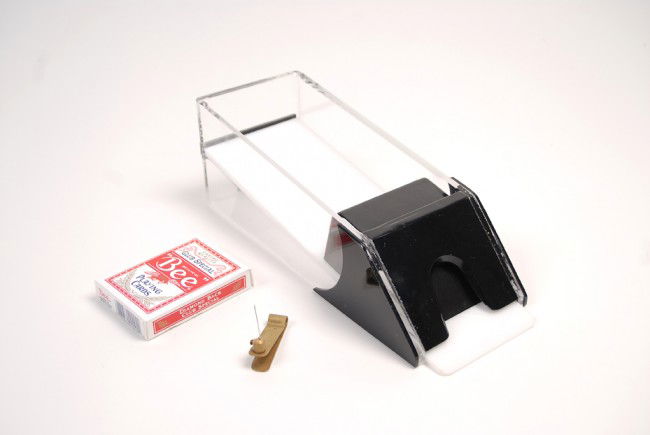 Gaffed Blackjack Rough-and-Smooth Shoe.: Gaffed Blackjack Rough-and-Smooth Shoe. Lucite multiple deck dealing shoe. Using a specially-prepared deck of cards. the operator can differentiate, by feel, the difference between high and low cards.