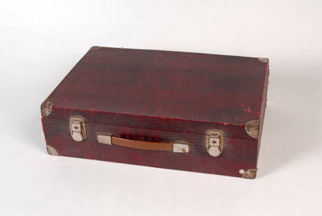 Tom Mullica's close-up case. With props.: Tom Mullica's close-up case. Frankfurt, Magic Studio Weinbruch, ca. 1960. Attache-type case with numerous interior compartments that contain many of the props used by Tom Mullica in his close-up perfo