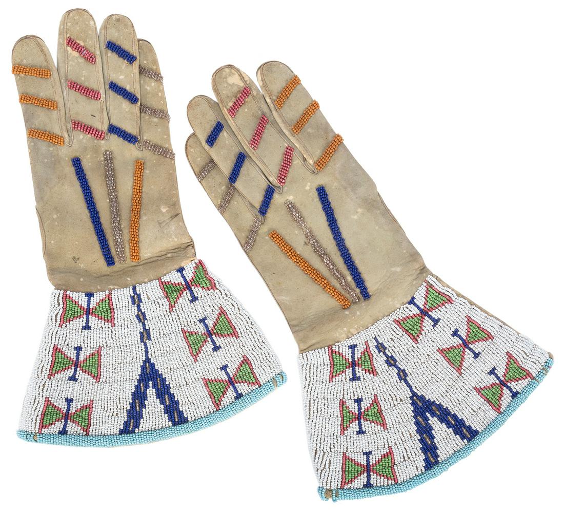 [CODY, William F. (BUFFALO BILL)]. Buffalo Bill Gloves. Pai... (1 of 2)