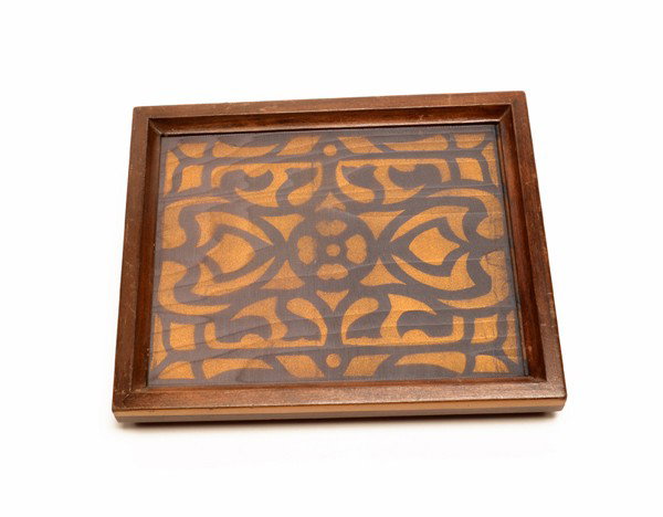 Changing Tray. LA, F.G. Thayer & Co., ca. 1930: Changing Tray. Los Angeles, F.G. Thayer & Co., ca. 1930. Mechanical wooden tray that allows the magician to switch one deck of cards or one small object for another. 11 x 9 ½". Good condition.