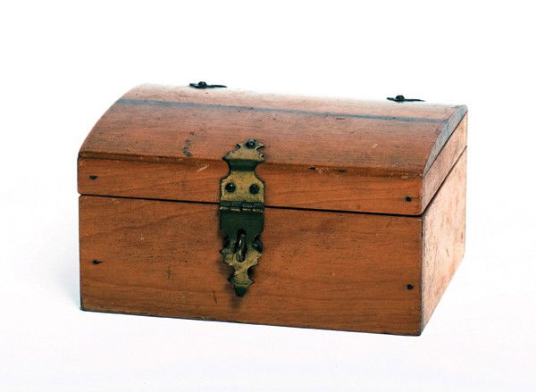 Doctor Q Prediction Chest. LA, Owen Brothers: Doctor Q Prediction Chest. Los Angeles, Owen Brothers, ca. 1959. A cleverly-designed chest that allows the magician to secretly introduce a billet into it even though the chest is locked. Finish scrat