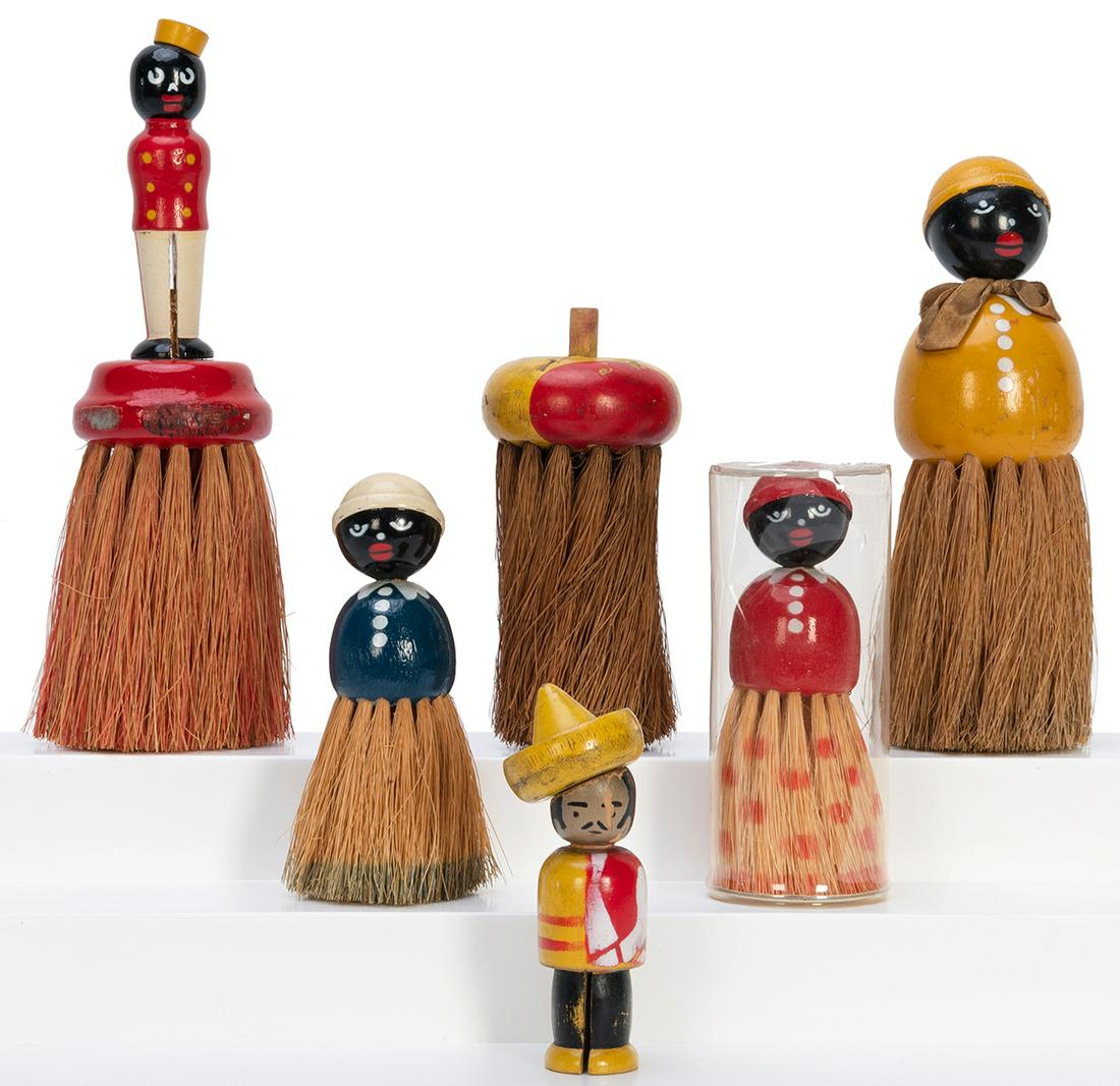 Group of 4 African-American themed clothes brushes, and one “Mexican”-themed brush. (1 of 1)
