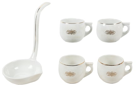 Old Crow Kentucky Whiskey Complete Punch-Bowl Set. [East Li...