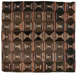 [ANTIQUE QUILT] Log Cabin Variation Quilt. Circa 1940s. Var...