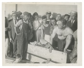 HOUDINI (Erik Weisz, 1874 – 1926). Press Photo of Houdini’s...