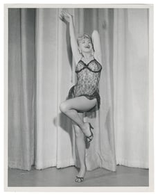 MONROE, Marilyn. Pin-up / cheesecake photograph. 1950s. Ful...