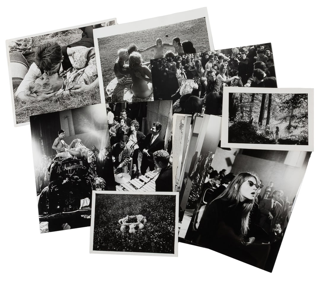 [HIPPIES]. Collection of 25 Photographs and Press Photos Re... (1 of 1)